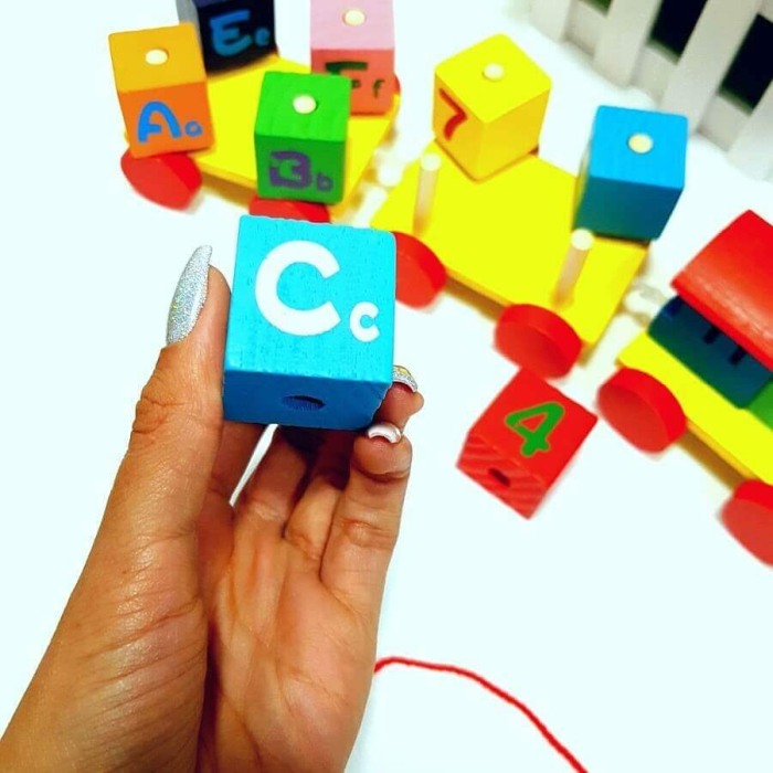 Trenulet din lemn ABC [3]