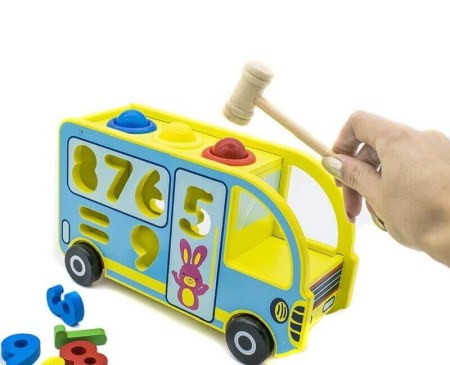 Masinute - Camion de jucarie din lemn cu cifre si ciocanel