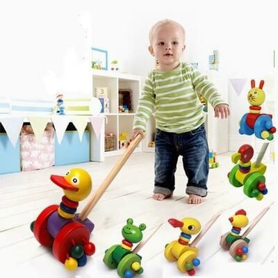 Jucarii educative si creative - Jucarie de impins din lemn cu animalute