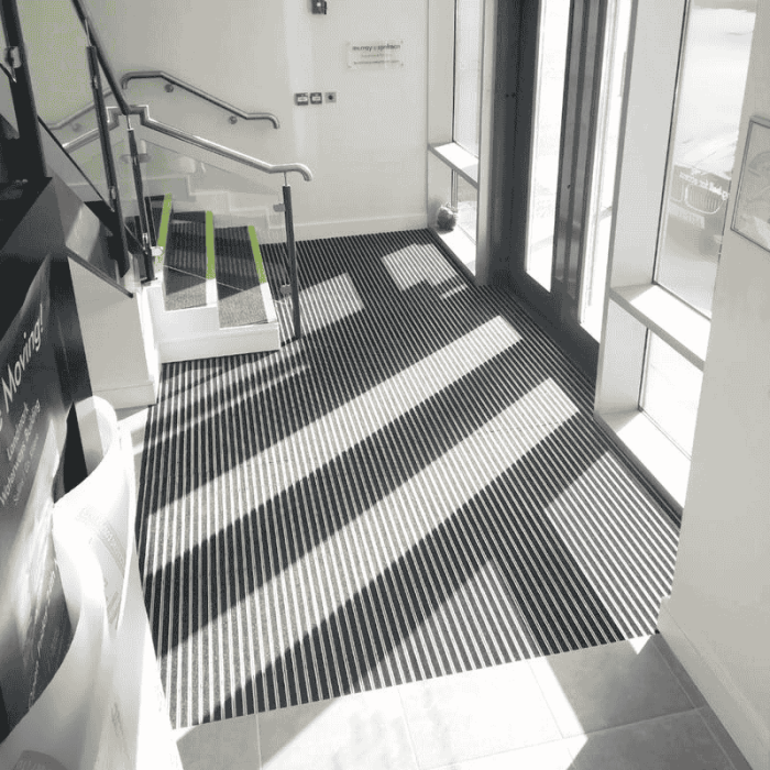 ștergător-de-picioare-din-aluminiu-clean-rubber-trafic-intens [2]