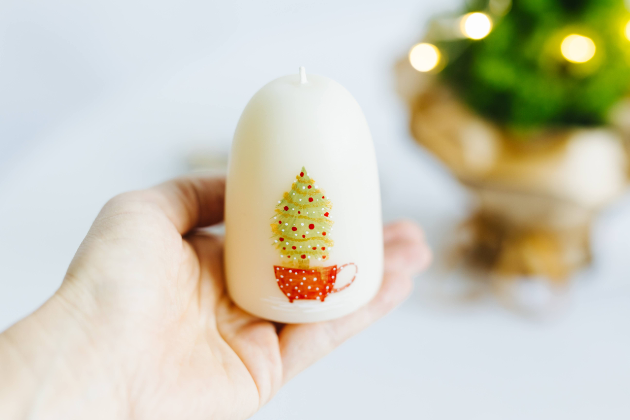 Lumânare din ceară naturală de albine lucrată manual - Brad în ceașcă [3]