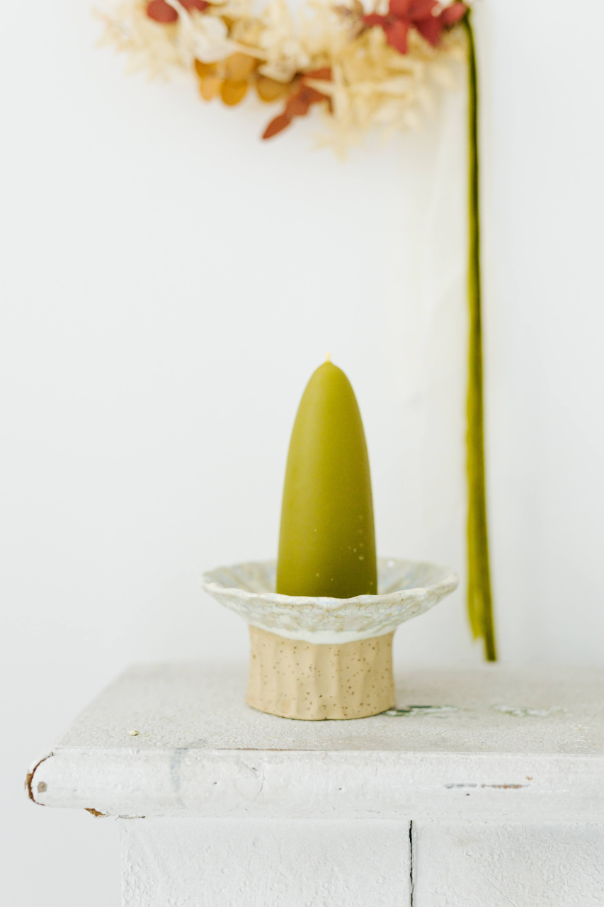 Lumânare din ceară naturală de albine lucrată manual - Stubby, verde olive [2]