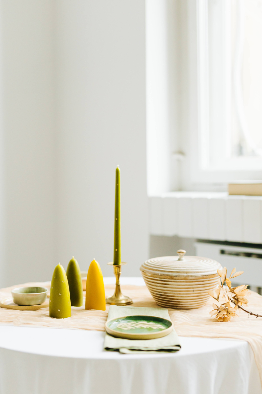 Lumânare din ceară naturală de albine lucrată manual - Stubby, verde olive [4]