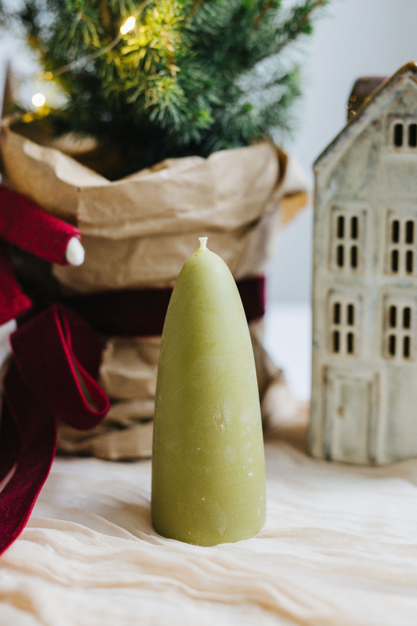 Lumânare din ceară naturală de albine lucrată manual - verde olive [3]