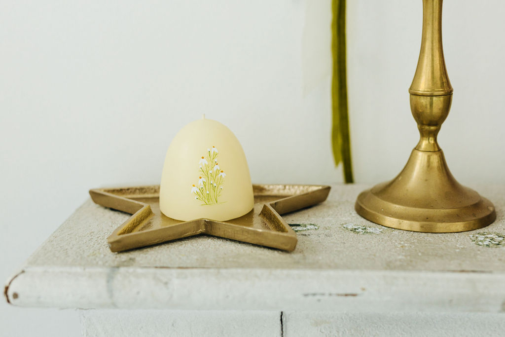 Lumânare din ceară naturală de albine purificată, parfumată discret, lucrată manual - Mușețelul [3]