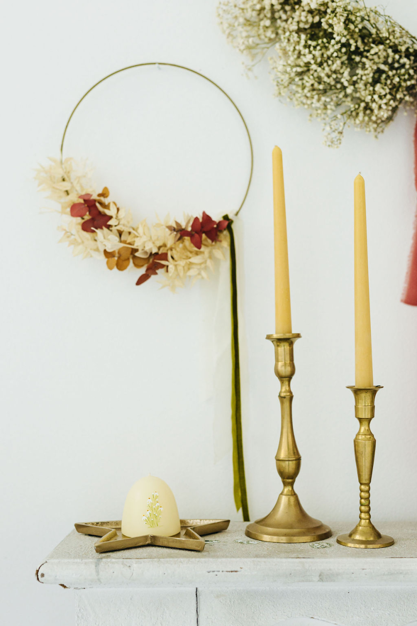 Lumânare din ceară naturală de albine purificată, parfumată discret, lucrată manual - Mușețelul [4]