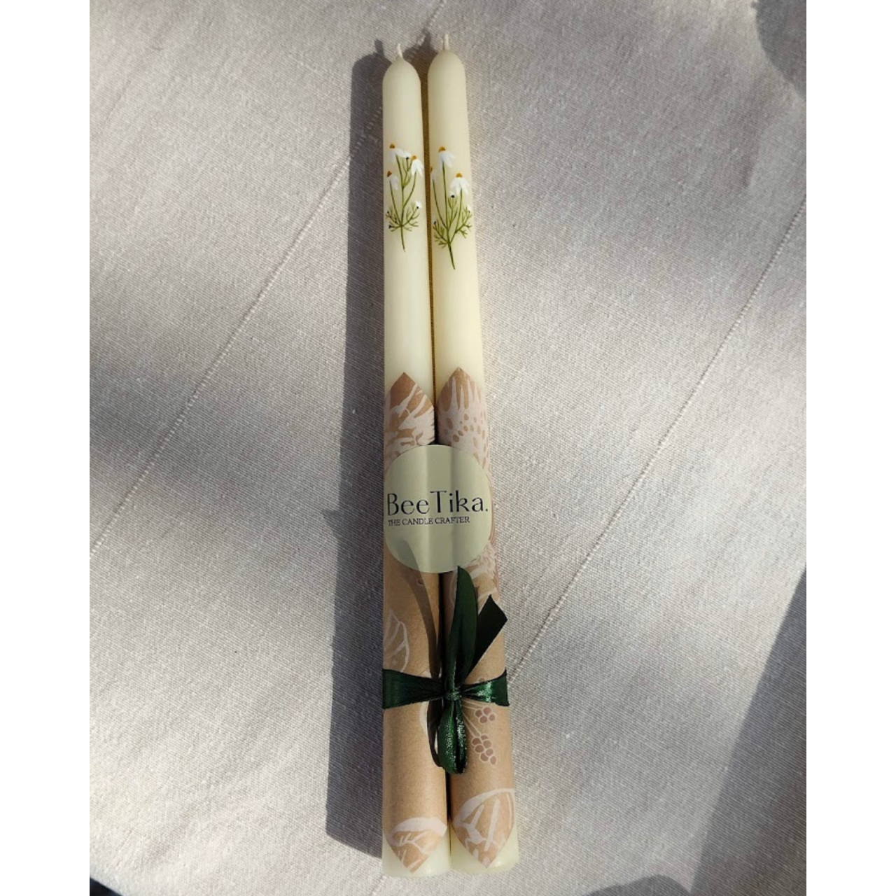 Set 2 lumânări din ceară naturală de albine purificată, parfumate discret, lucrate manual - Mușețelul [2]