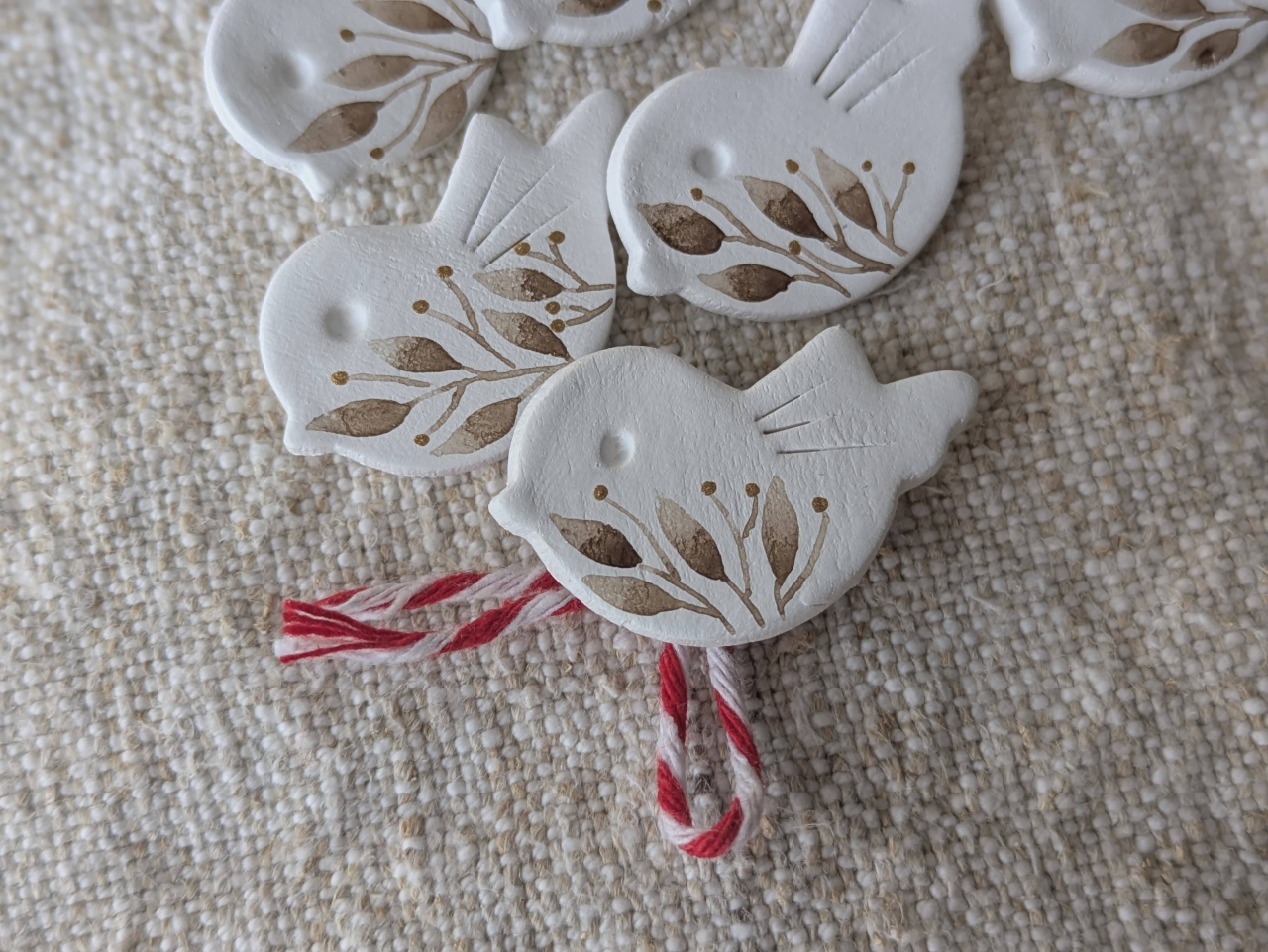 Mărțișor handmade – Pasăre din lut pictată manual [3]