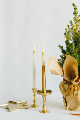 Lumânări din ceară de albine naturală pentru sfeșnic, pictate manual - Crenguțe de brad [2]