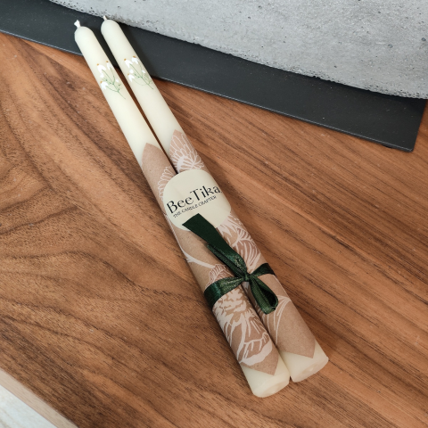 PURE - Set 2 lumânări din ceară naturală de albine purificată, parfumate discret, lucrate manual - Mușețelul