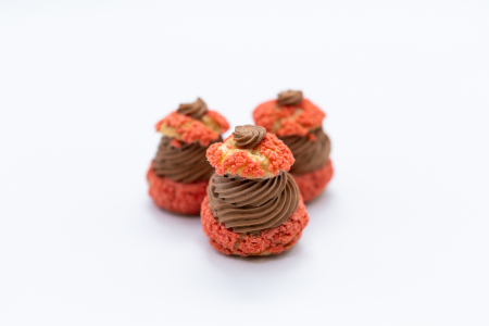 Mini Choux craquelin cu zmeură și mousse de ciocolată neagră [1]
