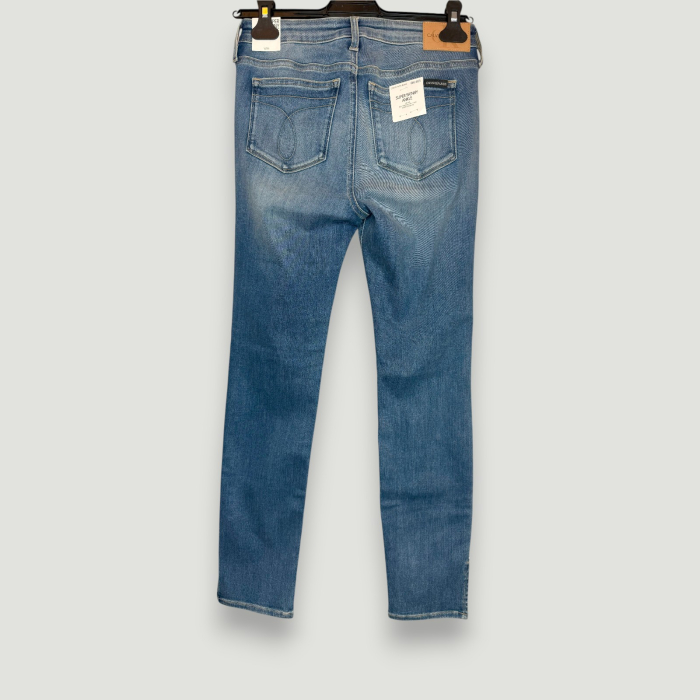 Blugi Calvin Klein Damă– logo distinctiv, colecție outlet. [2]