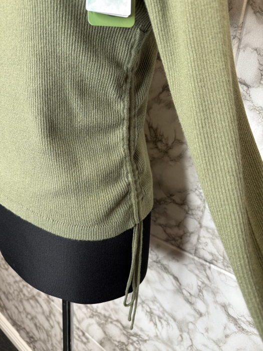 Bluză damă Guess originală, logo distinctiv, colecție outlet [2]