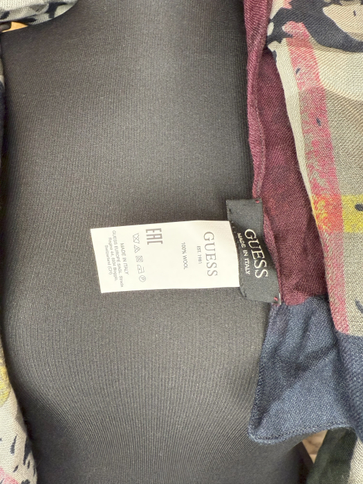 Eșarfă Guess Damă- logo distinctiv, colecție outlet. [4]