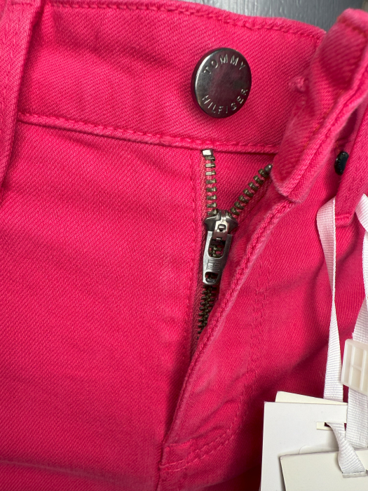 Pantaloni Tommy Hilfiger Damă– logo distinctiv, colecție outlet. [7]