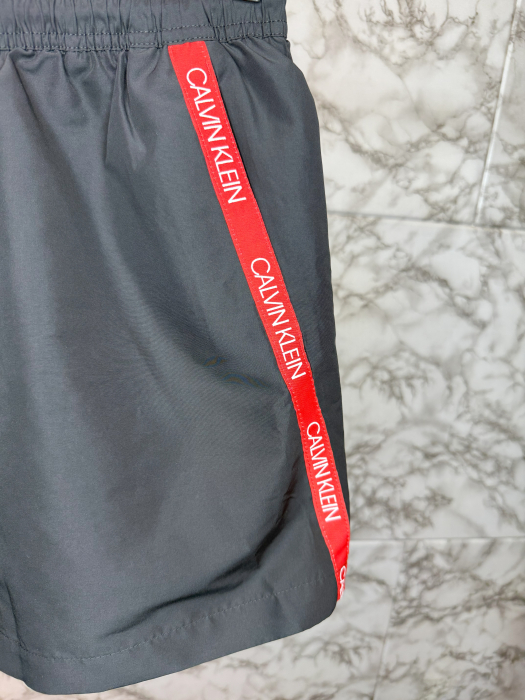 Pantaloni scurți de baie bărbătești Calvin Klein – logo distinctiv, colecție outlet. [2]