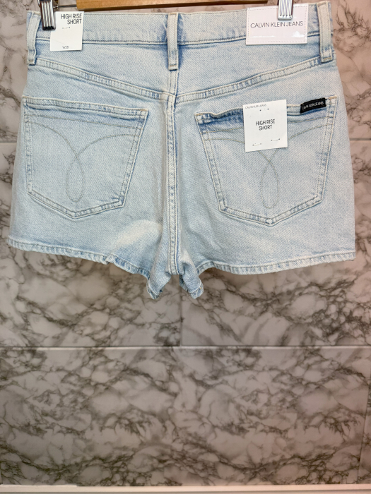 Blugi Scurți Damă – Denim Casual– logo distinctiv, colecție outlet. [2]