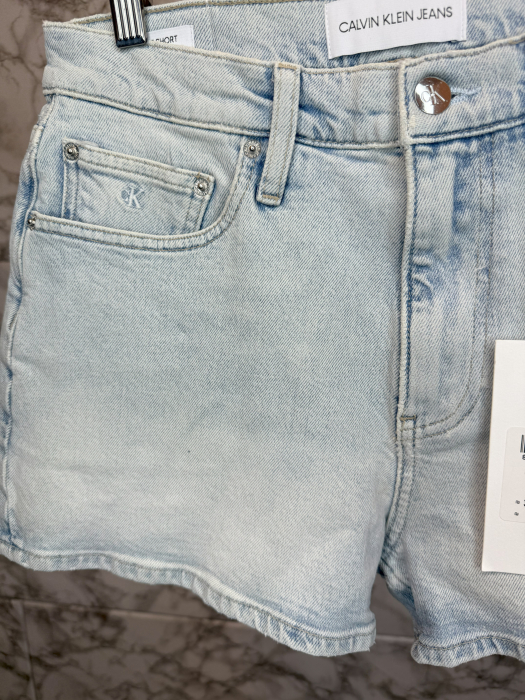 Blugi Scurți Damă – Denim Casual– logo distinctiv, colecție outlet. [3]