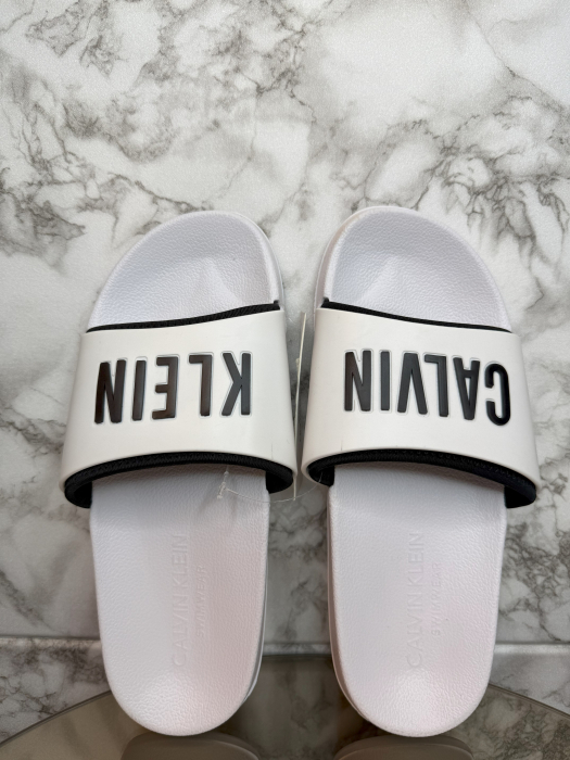 Șlapi Bărbați Calvin Klein – Alb cu Negru – logo distinctiv, colecție outlet. [3]