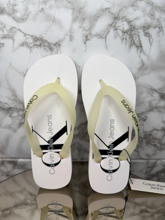Șlapi Damă Calvin Klein Jeans – Alb cu Negru – logo distinctiv, colecție outlet. [3]