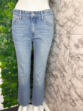 BLUGI - Blugi Guess Damă– logo distinctiv, colecție outlet.