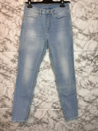 Blugi Guess Damă– logo distinctiv, colecție outlet. [2]