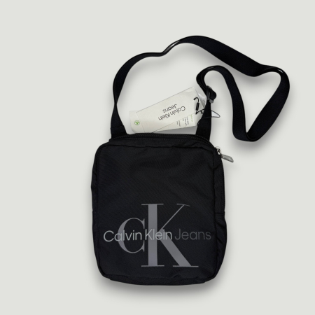 Borsetă Bărbați Calvin Klein Jeans neagră- Outlet Original | BeNut Style [1]