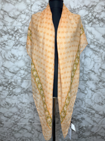 EȘARFE - Eșarfă Guess Damă- logo distinctiv, colecție outlet.