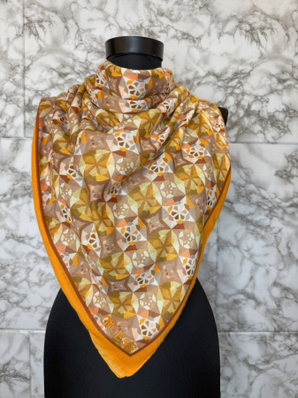 Eșarfă Guess Damă- logo distinctiv, colecție outlet. [1]