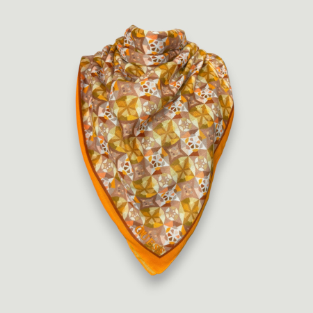 EȘARFE - Eșarfă Guess Damă- logo distinctiv, colecție outlet.