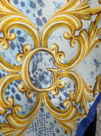 Eșarfă multicoloră Guess Damă- logo distinctiv, colecție outlet. [4]