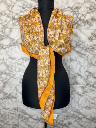 EȘARFE - Eșarfă Guess Damă- logo distinctiv, colecție outlet.