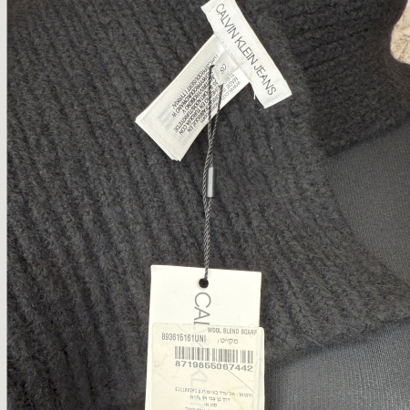 Fular Negru Calvin Klein Unisex- logo distinctiv, colecție outlet. [1]