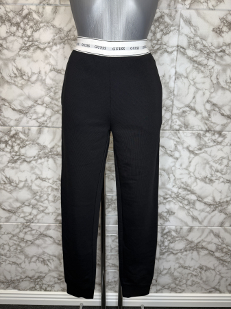 Pantaloni Trening Guess Damă – Lungi, Casual- logo distinctiv, colecție outlet. [1]