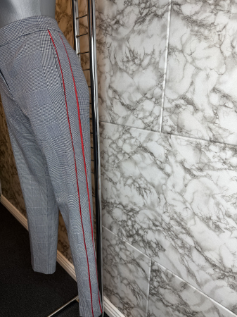 Pantaloni Eleganți Tommy Hilfiger Damă – Slim Fit, Office– logo distinctiv, colecție outlet. [1]