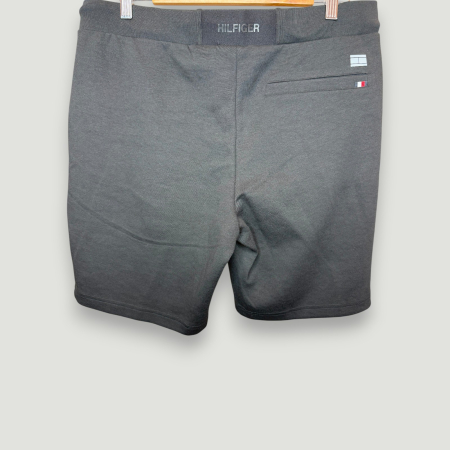 Pantaloni scurți sport Tommy Hilfiger – logo distinctiv, colecție outlet. [2]