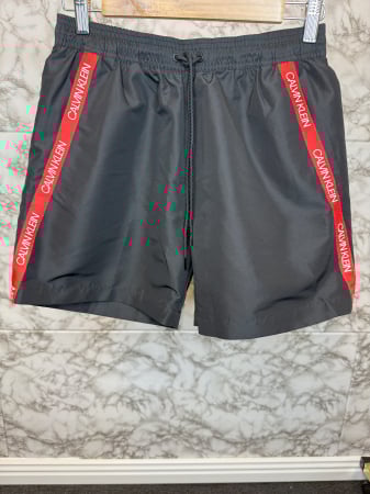 SPORT - Pantaloni scurți de baie bărbătești Calvin Klein – logo distinctiv, colecție outlet.