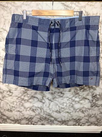 PANTALONI SCURTI - Pantaloni scurți de noapte Tommy Hilfiger– logo distinctiv, colecție outlet.