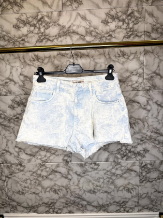 PANTALONI SCURȚI - Pantaloni Scurti Guess de Blugi , Marimea M (EUR30)