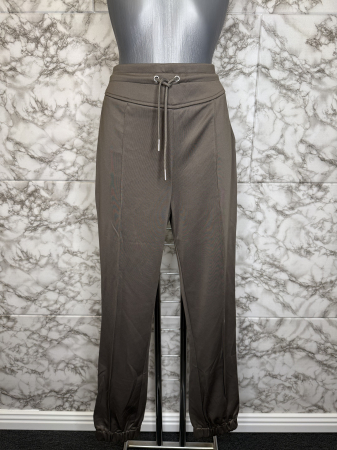 PANTALONI LUNGI - Pantaloni Sport Guess Damă – Lungi, Casual- logo distinctiv, colecție outlet.