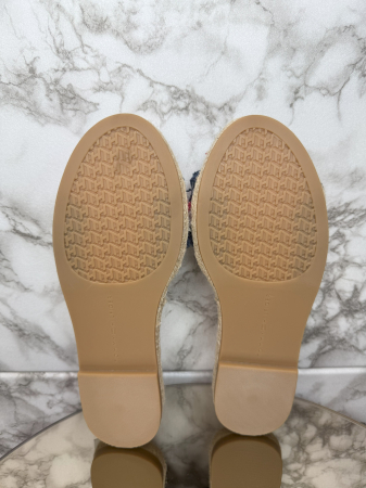 Papuci Damă Tommy Hilfiger – Platformă cu Barete Franjurate- logo distinctiv, colecție outlet. [1]