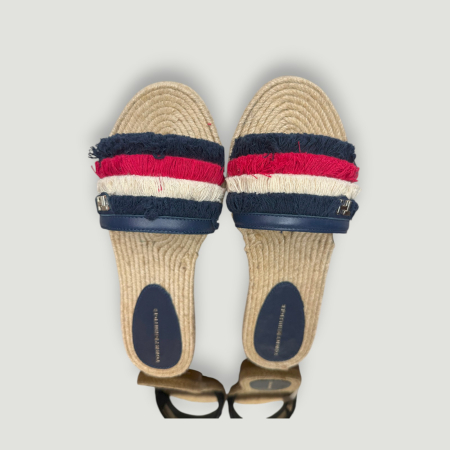 Papuci Damă Tommy Hilfiger – Platformă cu Barete Franjurate- logo distinctiv, colecție outlet. [2]