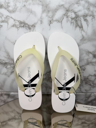 Șlapi Damă Calvin Klein Jeans – Alb cu Negru – logo distinctiv, colecție outlet. [2]