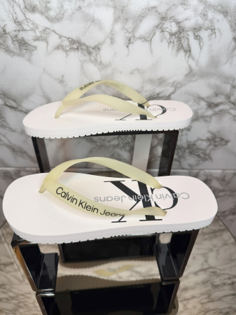 Șlapi Damă Calvin Klein Jeans – Alb cu Negru – logo distinctiv, colecție outlet. [3]