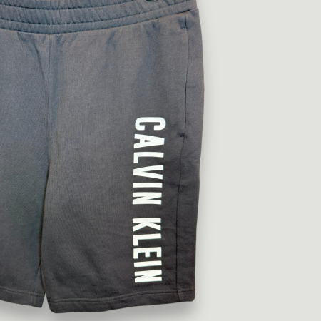 Pantaloni scurți sport Calvin Klein– logo distinctiv, colecție outlet. [1]