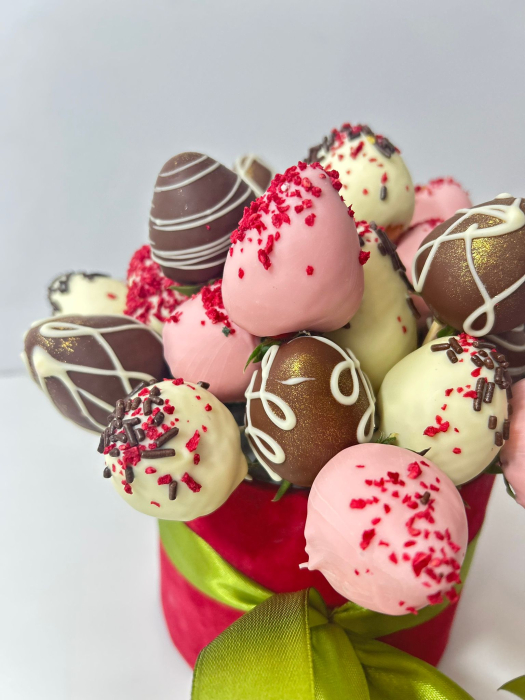 "Velveta" – Buchet de căpșuni în ciocolată [2]