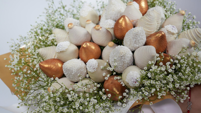 "Queen Diva" – Buchet de căpșuni în ciocolată [2]