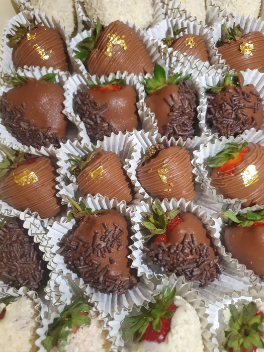 "Black White" – Căpșuni în ciocolată [2]