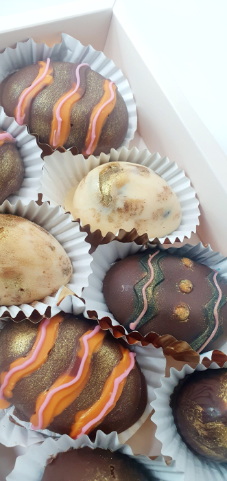 "Golden Easter Delights" – Ouă de ciocolată [4]