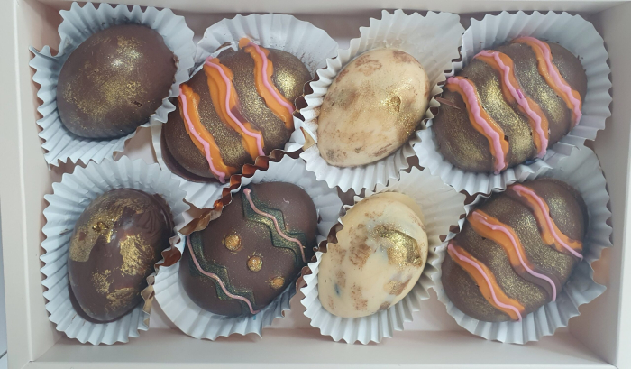 "Golden Easter Delights" – Ouă de ciocolată [2]